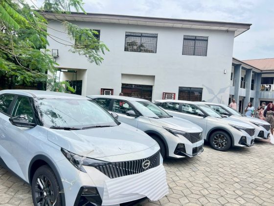 OBIO/AKPOR COUNCIL CHAIRMAN PRESENTS OFFICIAL VEHICLES TO PRINCIPAL OFFICERS